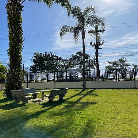 Apartamento Ubatuba, Itagua, Bem Localizado, Duas Vagas De Garagem Eksteriør billede