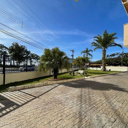 Apartamento Ubatuba, Itagua, Bem Localizado, Duas Vagas De Garagem Eksteriør billede