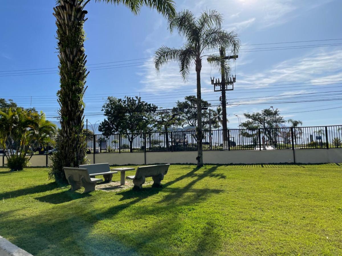 Apartamento Ubatuba, Itagua, Bem Localizado, Duas Vagas De Garagem Eksteriør billede